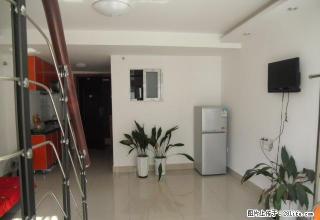 万达广场对面的沁莲公寓朝南阳光好挑高复式精装设施全租1500 - 泰州28生活网 taizhou.28life.com