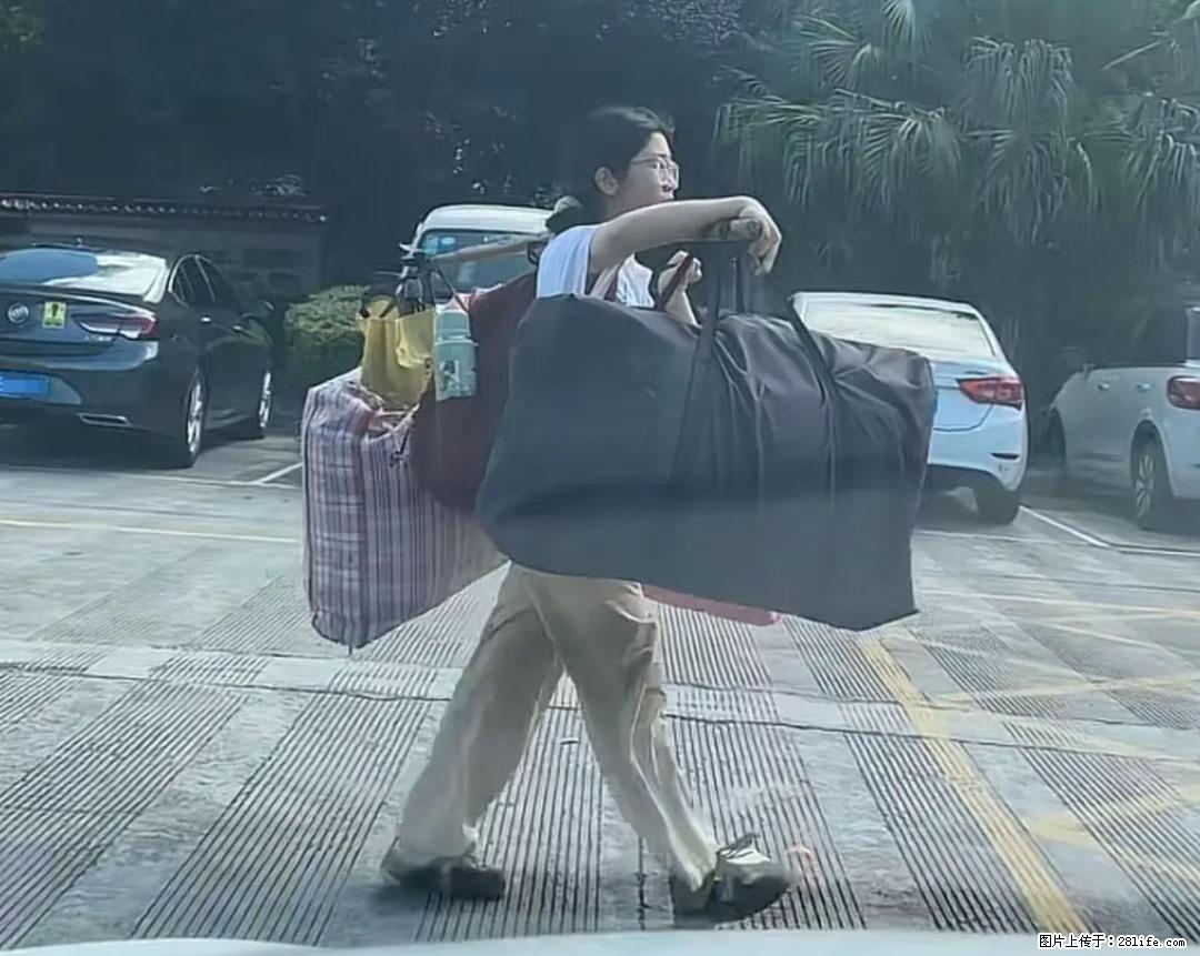 全网追的“扁担女孩”,找了一份暑假工,时薪12元 - 泰州生活资讯 - 泰州28生活网 taizhou.28life.com