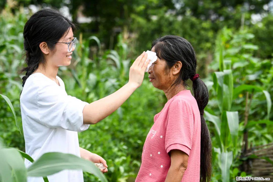 全网追的“扁担女孩”,找了一份暑假工,时薪12元 - 泰州生活资讯 - 泰州28生活网 taizhou.28life.com