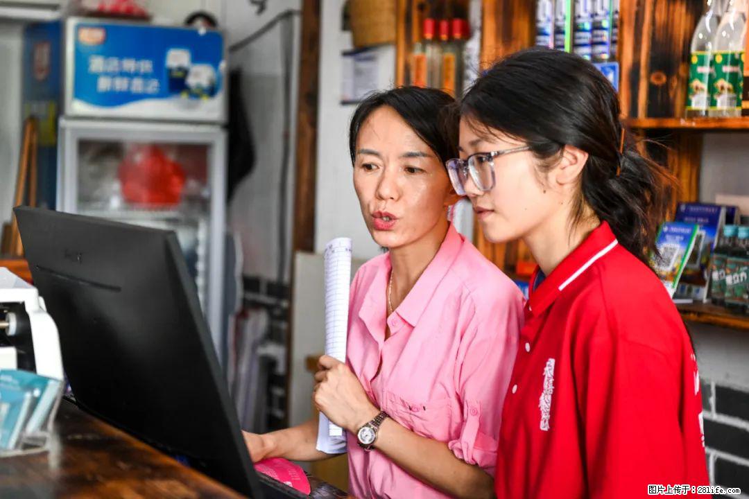 全网追的“扁担女孩”,找了一份暑假工,时薪12元 - 泰州生活资讯 - 泰州28生活网 taizhou.28life.com